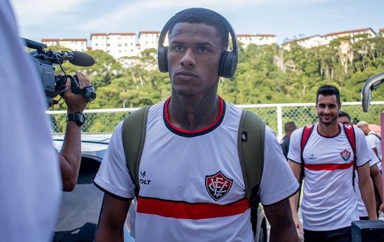 Vitória empresta o volante João Pedro para o Brusque; jogador estava afastado