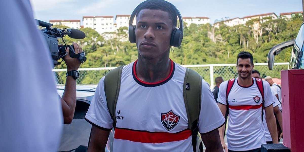 Vitória empresta o volante João Pedro para o Brusque; jogador estava afastado