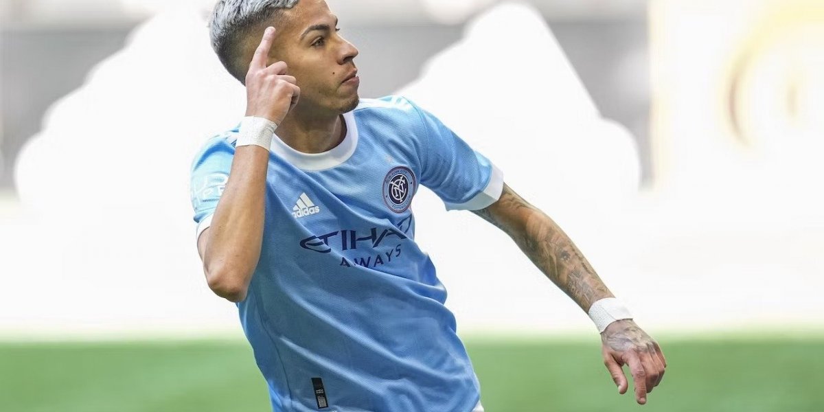 Atacante Gabriel Pereira treina no Bahia e interessa; jogador pertence ao City