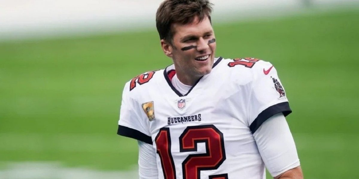Considerado o maior jogador da história da NFL, Tom Brady anuncia aposentadoria