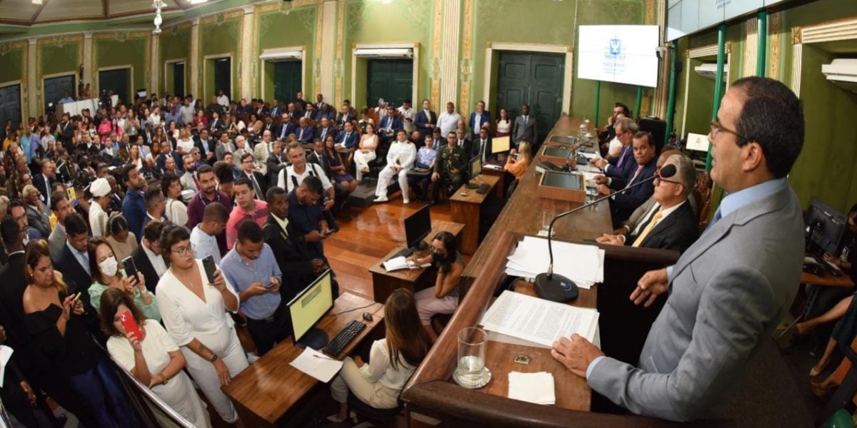 Na Câmara, Bruno promete maternidade municipal e entrega de Hospital Veterinário