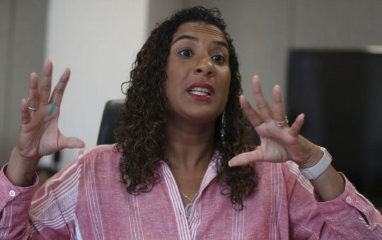 Anielle defende mudança em livros didáticos e oportunidade para negros