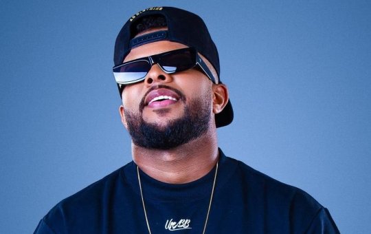 Cantor rebate Bruno Magnata após polêmica 'expulsão' do palco