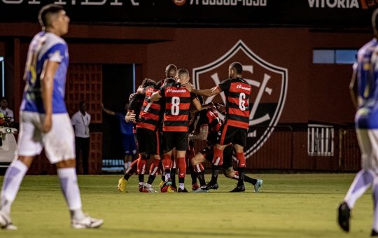 Vitória bate o Jacobinense e se aproxima do G4 do Campeonato Baiano