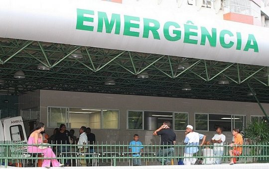 Dois homens foram baleados em troca de tiros no bairro da Santa Mônica