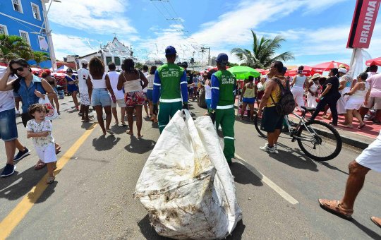 Limpurb recolhe mais de 80 toneladas de resíduos pós-Festa de Iemanjá