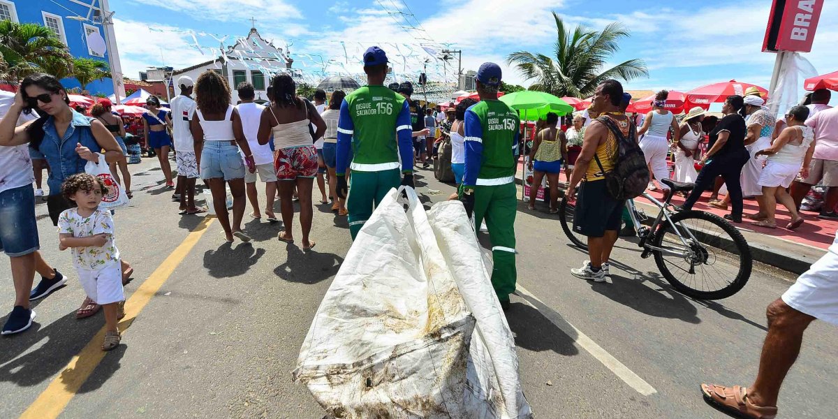 Limpurb recolhe mais de 80 toneladas de resíduos pós-Festa de Iemanjá