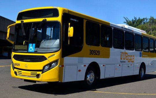 Garis e populares agridem suspeito de assaltar ônibus no bairro da Mata Escura