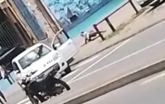 Homem é morto após invadir carro e obrigar vítima a dirigir em Salvador