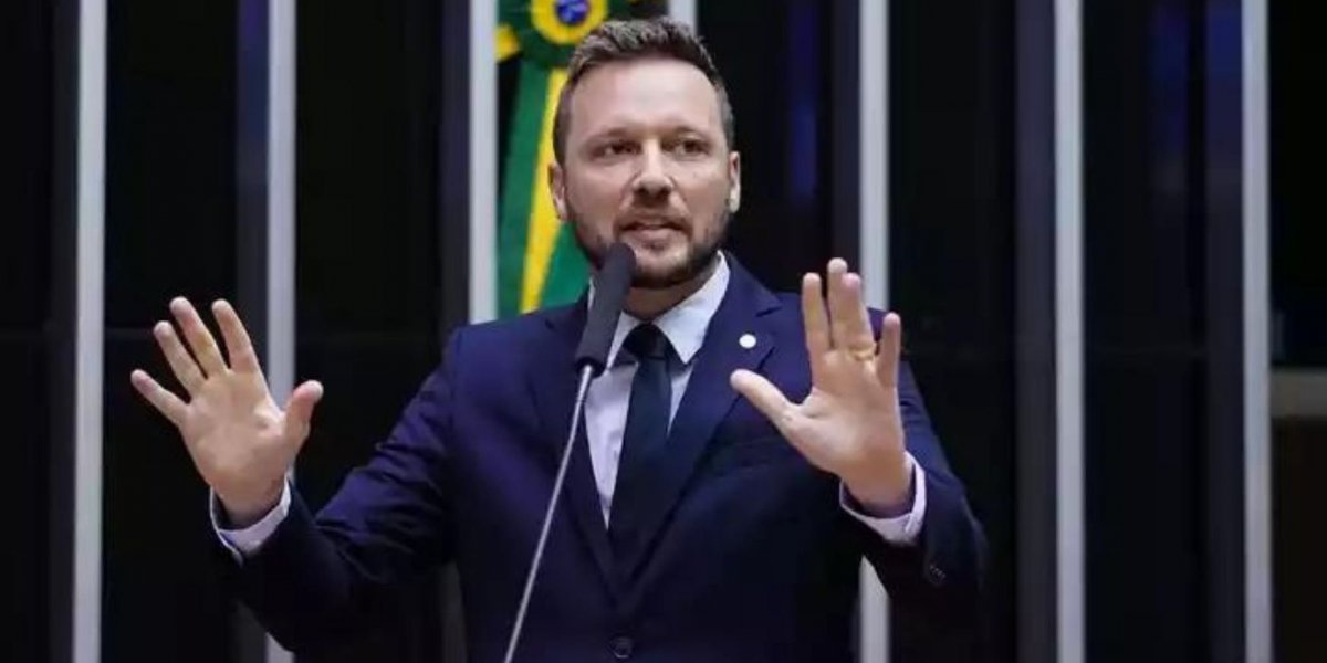 Deputado polemiza e compara Bahia com Haiti: "Tudo pichado e sujo"