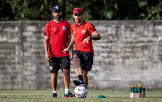 Sem Léo Condé, Vitória tenta ganhar primeira fora de casa contra o Alagoinhas
