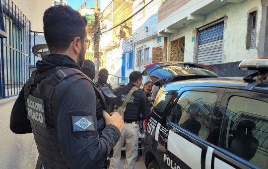 Três pessoas são presas no Calabar em operação de combate ao tráfico de drogas