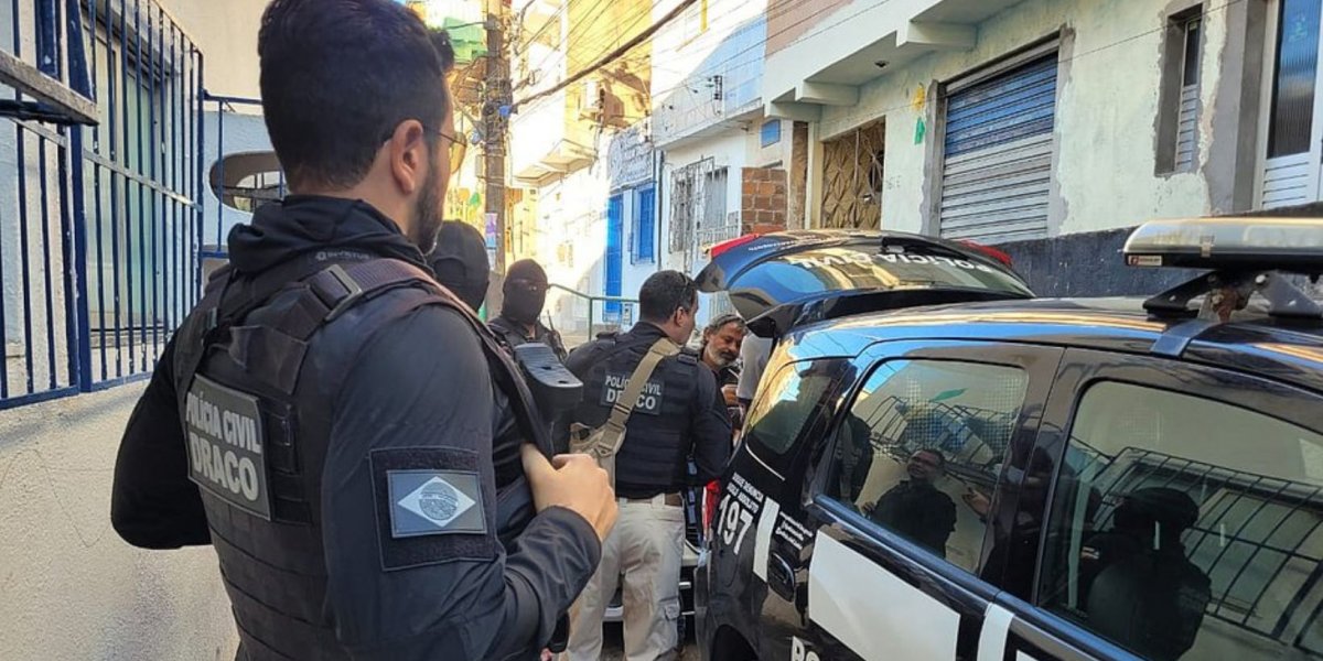 Três pessoas são presas no Calabar em operação de combate ao tráfico de drogas