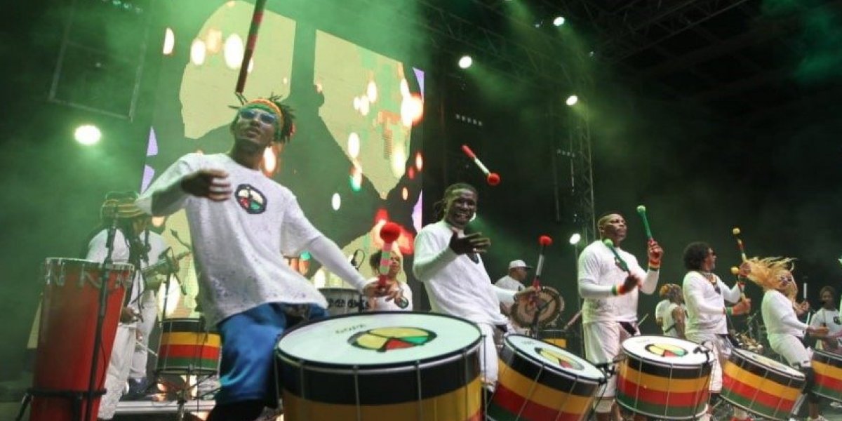 Olodum New Generation apresenta prévia do Carnaval na rodoviária de Salvador