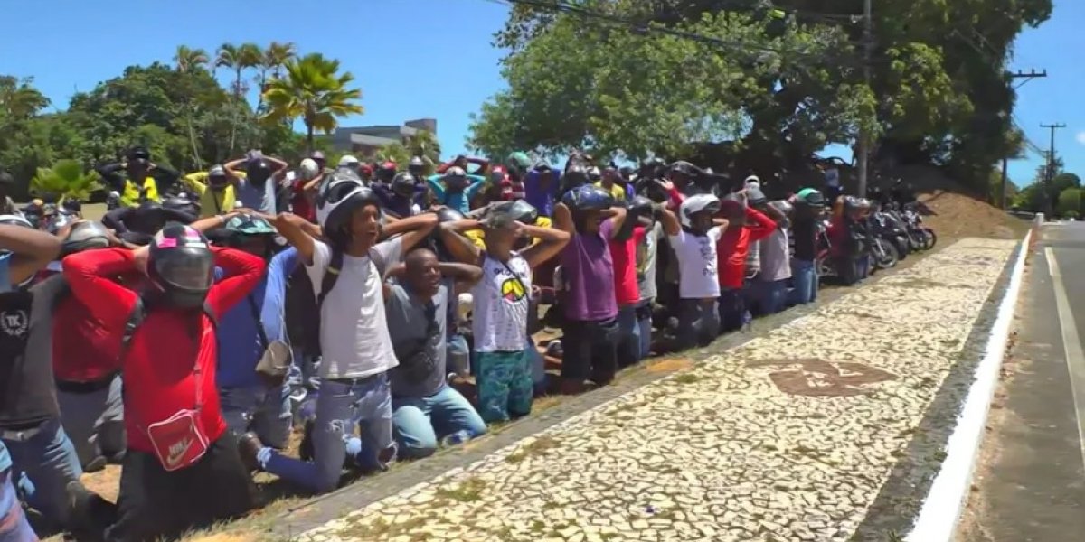 Motociclistas por app protestam por liberação para transporte no Carnaval