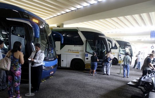 Aeroportos, ferry e rodoviárias na Bahia terão horários extras no Carnaval