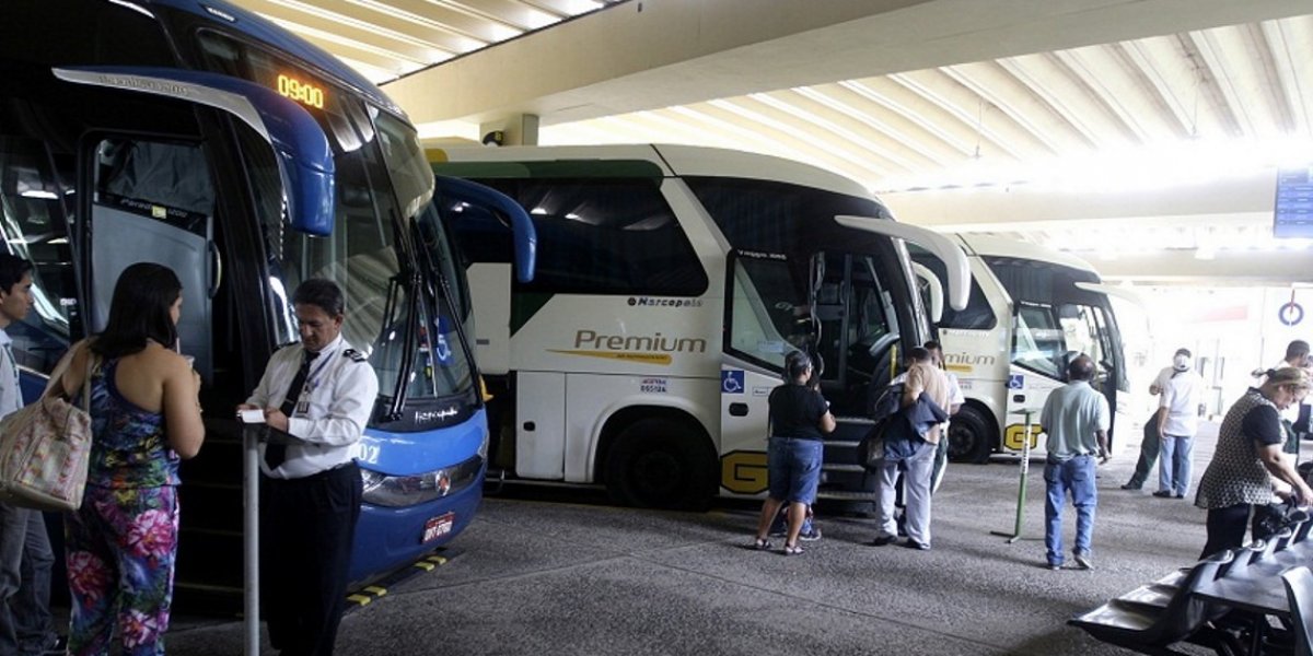 Aeroportos, ferry e rodoviárias na Bahia terão horários extras no Carnaval