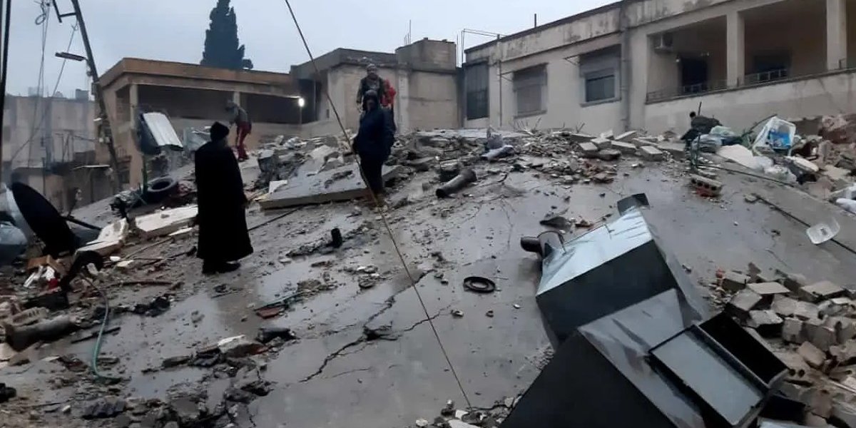 Número de mortos no terremoto na Turquia e Síria passa de 21 mil