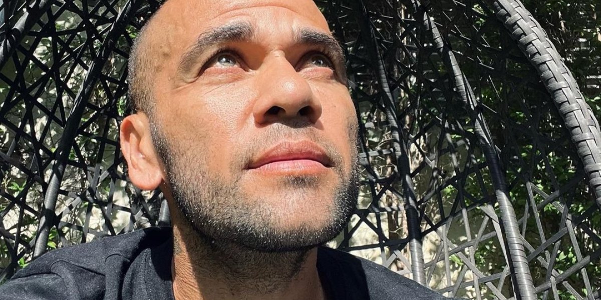 Restos de sêmen de Daniel Alves são encontrados na jovem que o acusa de estupro