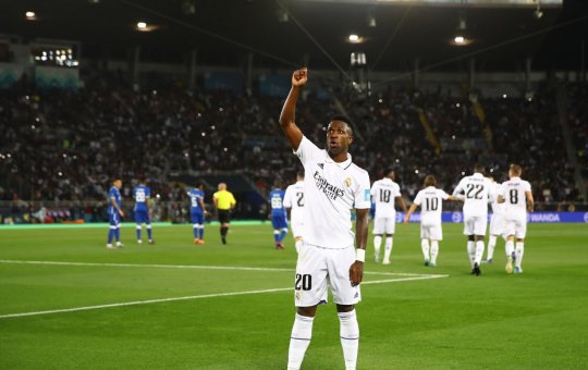 Vinícius Júnior brilha, e Real Madrid é campeão mundial