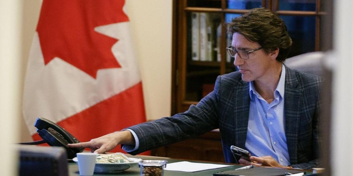 Primeiro-ministro do Canadá ordena derrubada de Ovni no Alasca