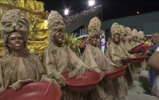 Lutas e belezas da Bahia inspiram enredos de escolas de samba no carnaval do Rio