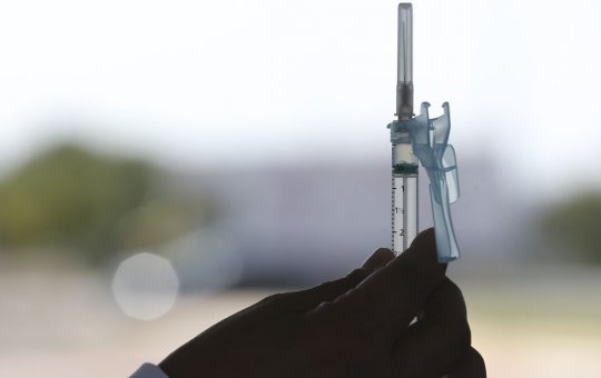 Indígenas têm menos acesso à vacinação contra covid-19, diz pesquisa