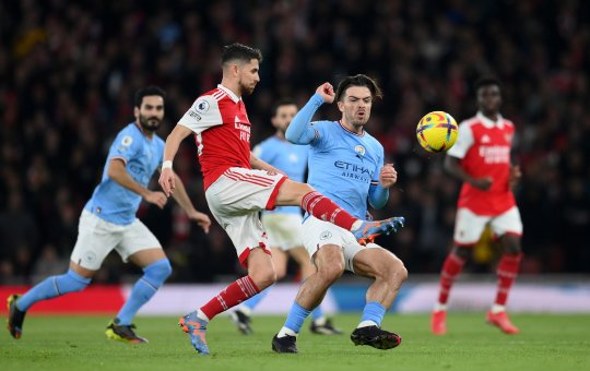 City vence o Arsenal e assume a liderança do Campeonato Inglês