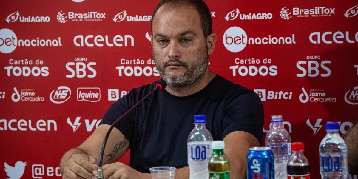 Montemor fala de momento do Vitória e revela grande necessidade de contratações
