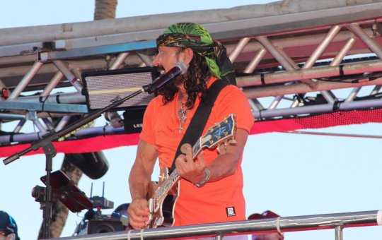 Trio de Bell Marques desliga completamente no meio do circuito