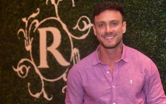 Vini Buttel diz ter sido assaltado e espancado a caminho do Sambródomo em SP