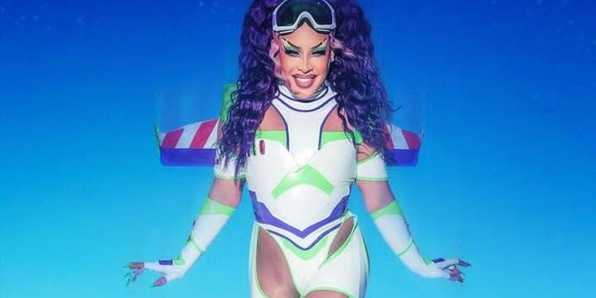 Gloria Groove se desculpa com fãs após interrupção de bloco: "Fiz a coisa certa"