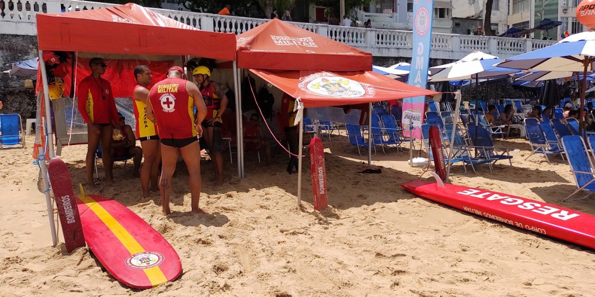 Gmar orienta banhistas nas praias da Barra e Ondina durante o Carnaval