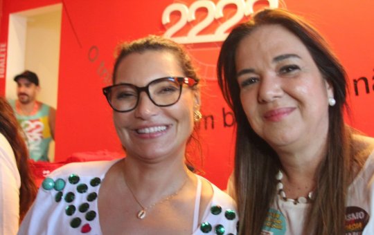 Janja aparece no camarote Expresso 2222