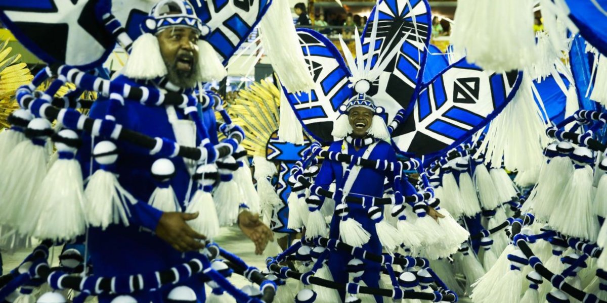 Sapucaí reúne historiografia e delírio no segundo dia de desfiles