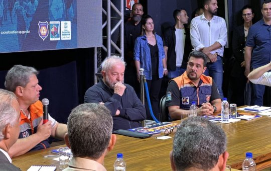 Lula chega a São Sebastião, cidade atingida por forte chuva em SP