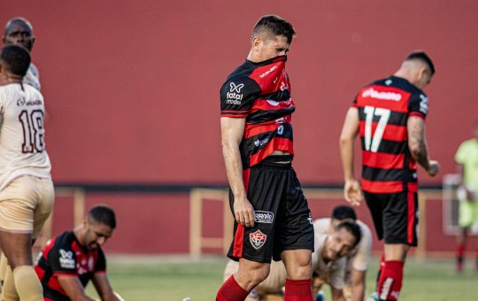 Números: Vitória sucumbe nos segundos tempos e evidencia problemas físicos