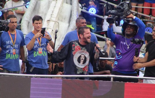 Saulo invade circuito Osmar no último dia de Carnaval com Pipoca Fantasia
