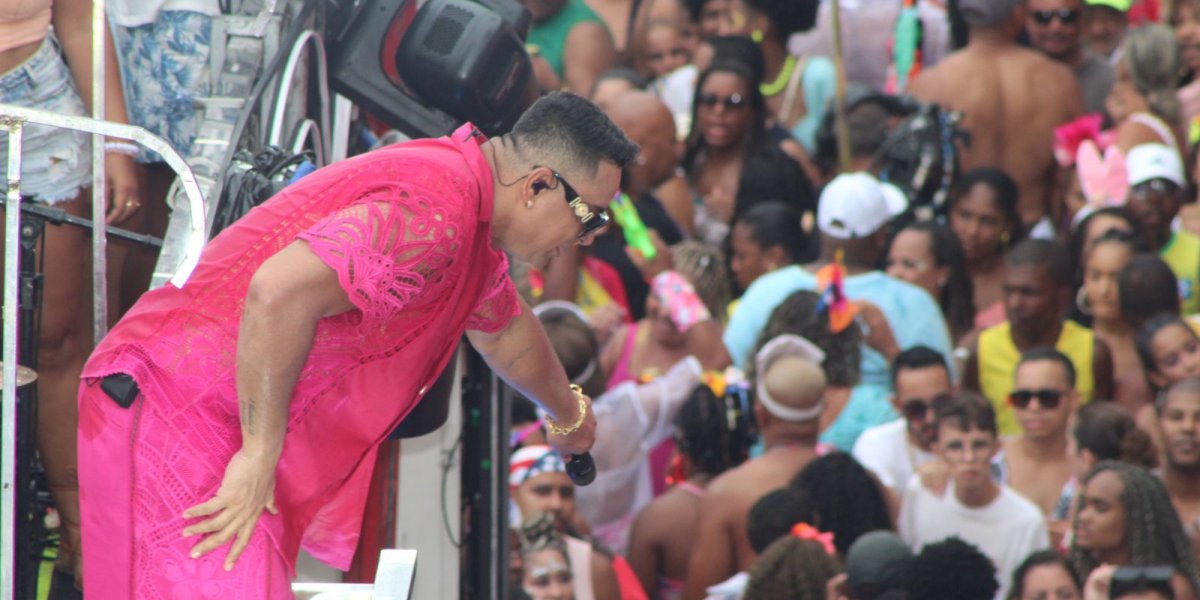 Xanddy Harmonia puxa pipoca no circuito Osmar no último dia de Carnaval