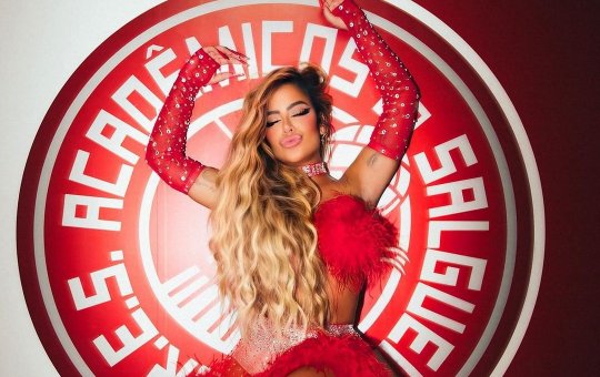 Irmã de Neymar posta foto modificada; e web acusa 'photoshop'