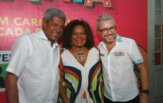 Governador e ministra da Cultura prestigiam show de Paulinho Boca no Pelourinho