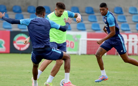 Para embalar na Copa do Nordeste, Bahia encara o Sport na Ilha do Retiro