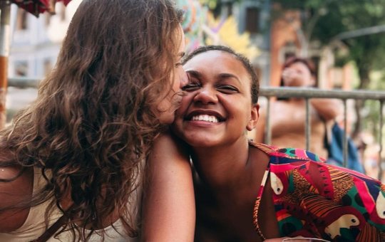 Ex-BBB Jessi assume relacionamento com produtora