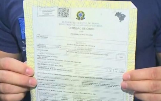 Voltou só pela folia? Certidão de óbito é encontrada no Carnaval de Salvador 