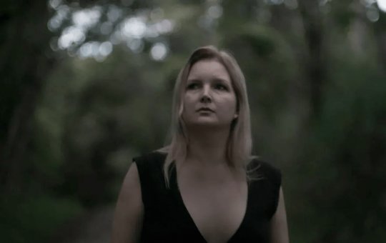 Em liberdade condicional, Elize Matsunaga vira motorista por aplicativo