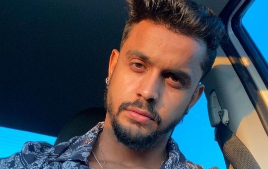 Cantor Lincoln Sena é internado em estado grave em Salvador