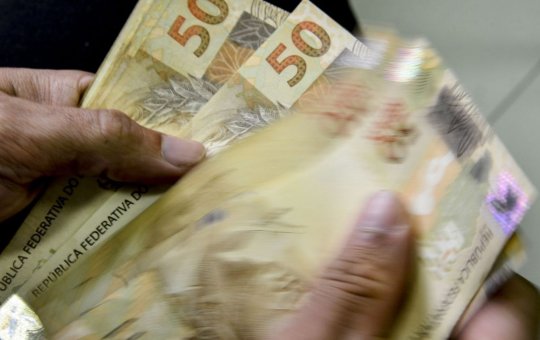 Beneficiários com NIS de final 8 recebem Bolsa Família