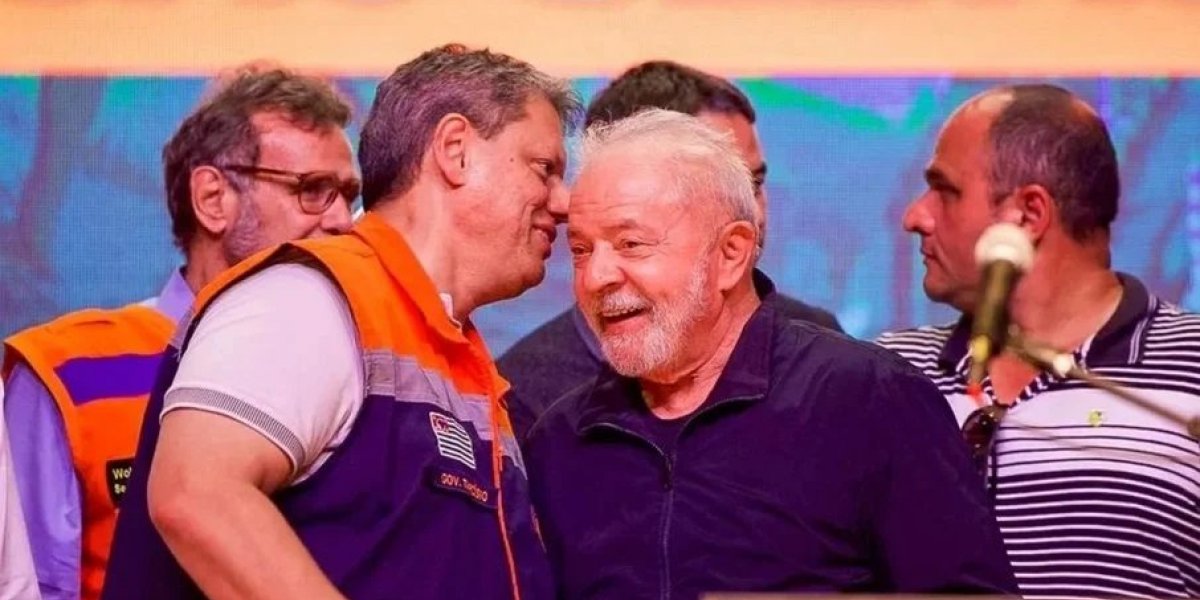 Bolsonarista, Tarcísio revela encantamento com Lula, diz coluna