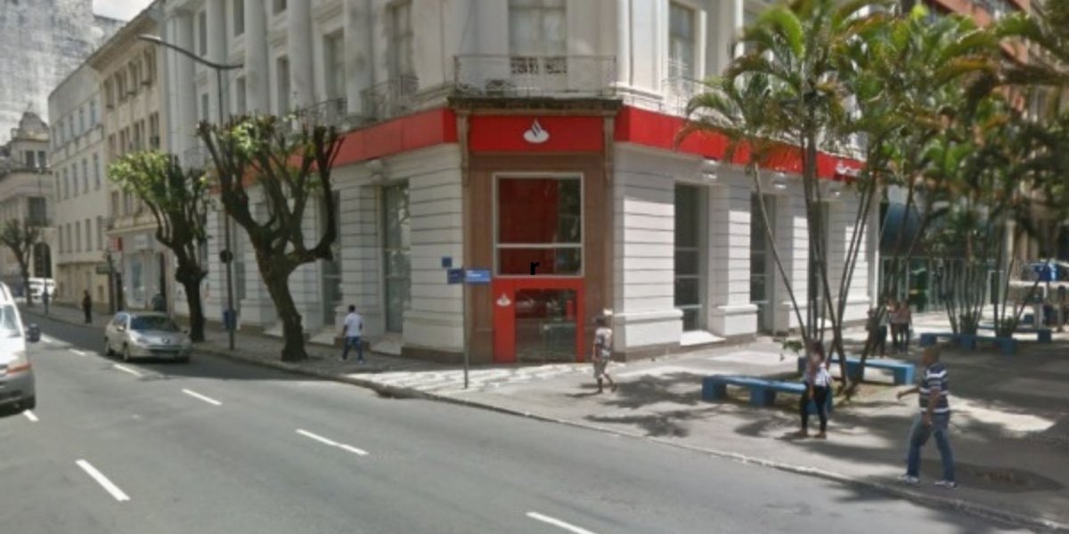 Corpo é encontrado amarrado dentro de carrinho de bebê em Salvador