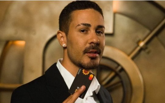 Banco de Carlinhos Maia é acusado de aplicar golpes em massa